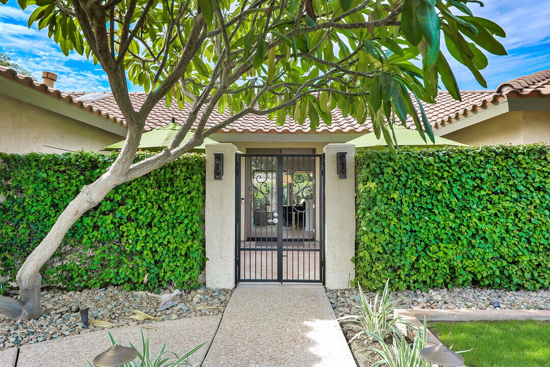 48721 Santa Ursula St in La Quinta, CA - Building Photo