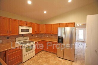 4407 W Kimberly Way in Glendale, AZ - Building Photo - Building Photo