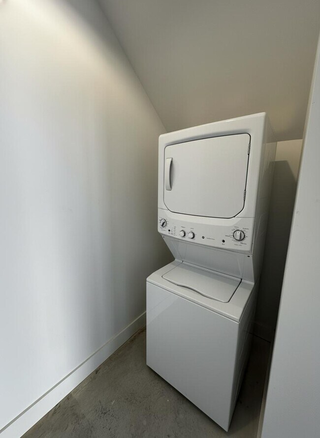 530 E Park Ave in Savannah, GA - Foto de edificio - Building Photo