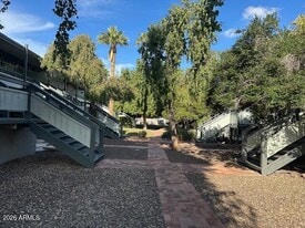 1101 E Bethany Home Rd in Phoenix, AZ - Building Photo