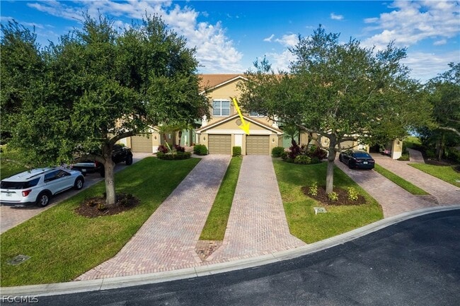 property at 3111 Cottonwood Bend