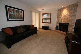 2865 Sundown Ln, Unit 202 in Boulder, CO - Building Photo