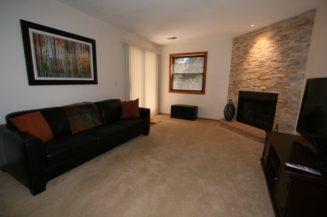 property at 2865 Sundown Ln