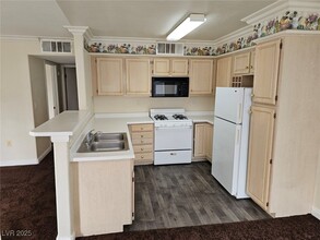 5710 E Tropicana Ave in Las Vegas, NV - Building Photo - Building Photo