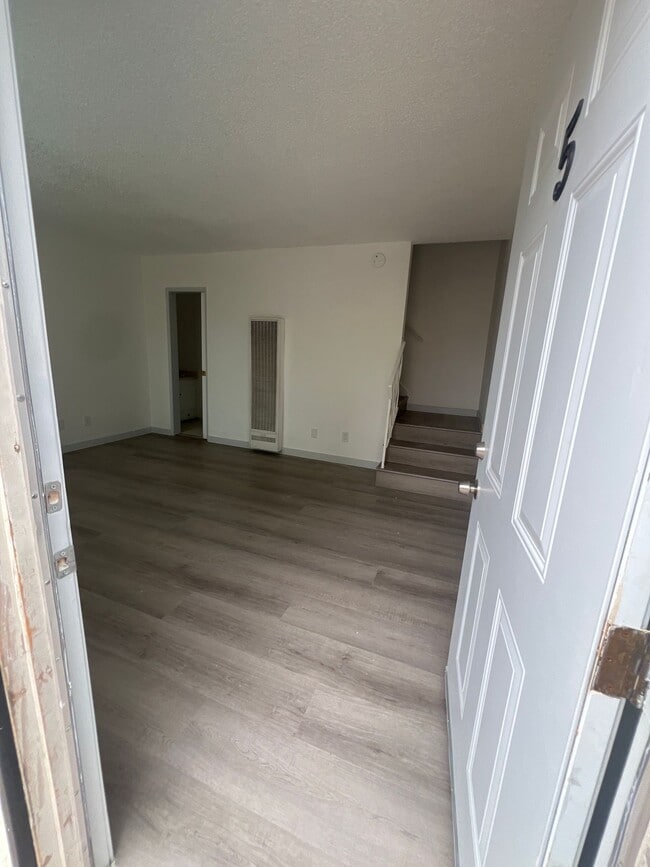 2 Bedroom 1.5 Bath $2,450!! $500 Off the 1st Month in Norwalk, CA - Building Photo - Building Photo