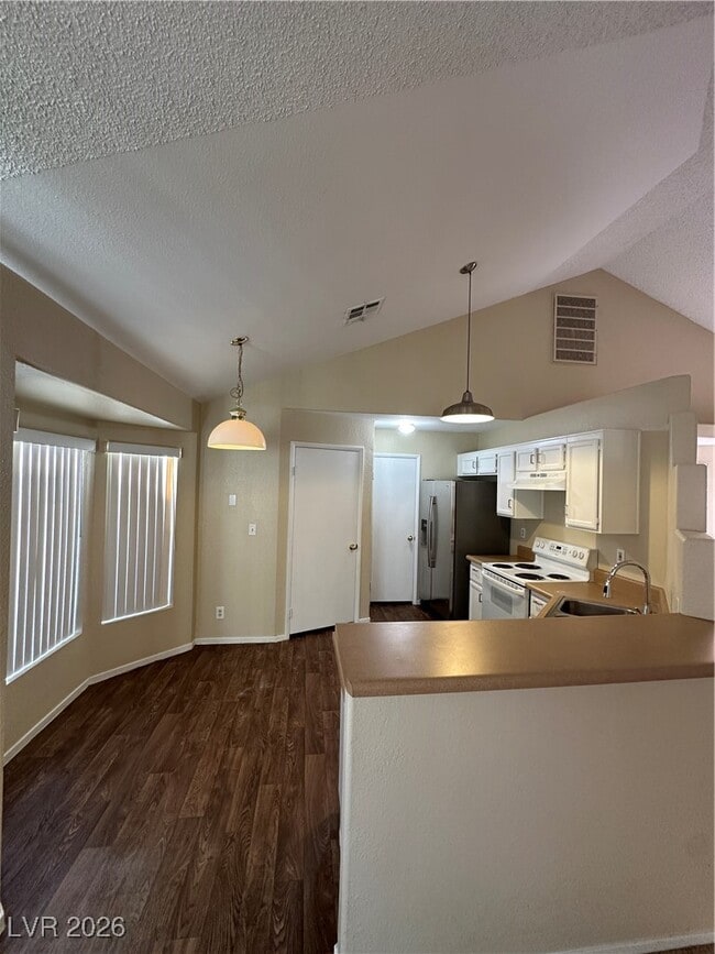 2120 Running River Rd in Henderson, NV - Building Photo - Building Photo