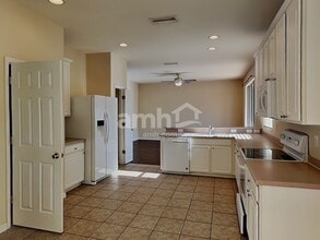 11114 Creek Haven Dr in Riverview, FL - Building Photo - Building Photo