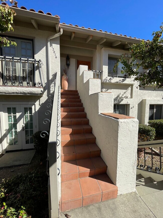 12076 Caminito Campana in San Diego, CA - Foto de edificio - Building Photo