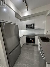 3260 Sheppard Ave E in Toronto, ON - Building Photo - Building Photo