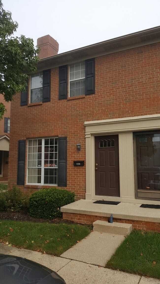 1326 Palmer House Ct in Columbus, OH - Building Photo - Building Photo