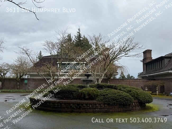 property at 3611 SW Humphrey Blvd