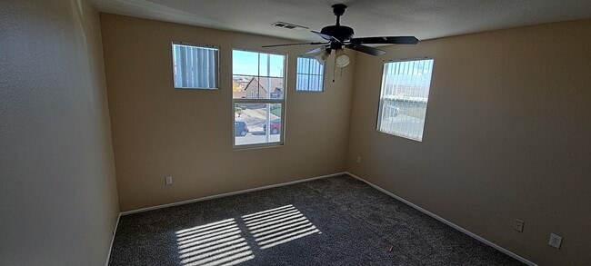 38235 Armstrong Dr in Palmdale, CA - Building Photo - Building Photo