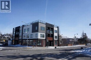 4744 Bowness Rd NW in Calgary, AB - Building Photo
