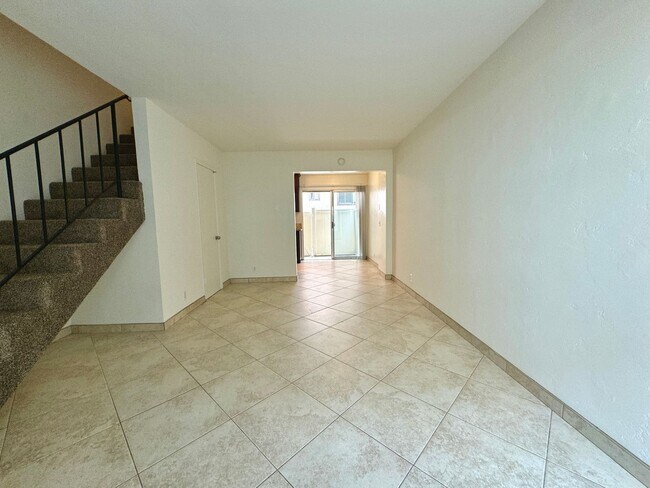 3111 Byron St in San Diego, CA - Building Photo - Building Photo