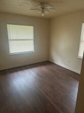 511 Highcrest Dr in Dallas, TX - Foto de edificio - Building Photo