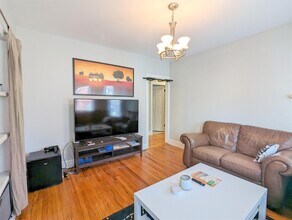 383 Highland Ave, Unit 2 in Somerville, MA - Foto de edificio - Building Photo