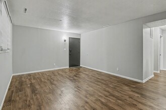 600 S Missouri Ave, Unit 2 in Sedalia, MO - Building Photo - Building Photo