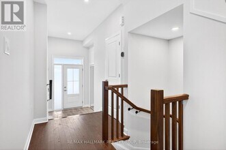 887 Eileen Vollick Cres. in Ottawa, ON - Building Photo - Building Photo