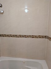 63 Nichols Ave, Unit 1 in Brooklyn, NY - Foto de edificio - Building Photo