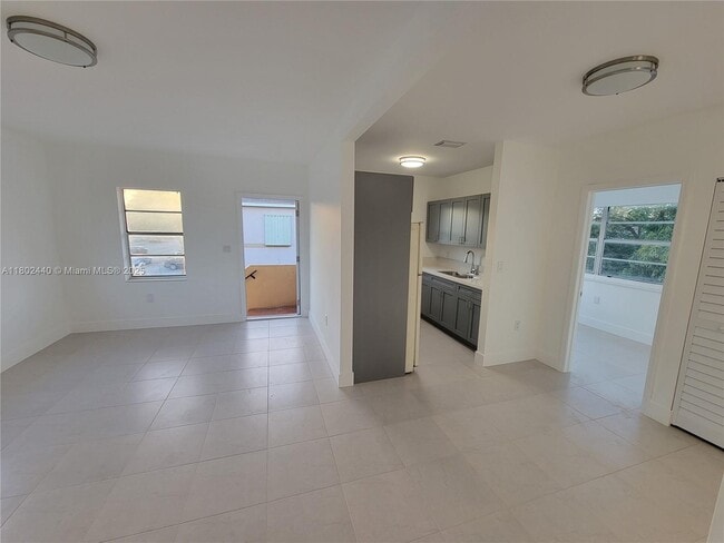 2311 NW 14th St in Miami, FL - Building Photo - Building Photo