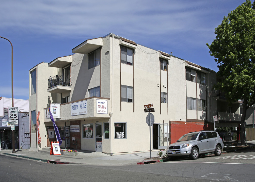 1959 Ashby Ave in Berkeley, CA - Building Photo