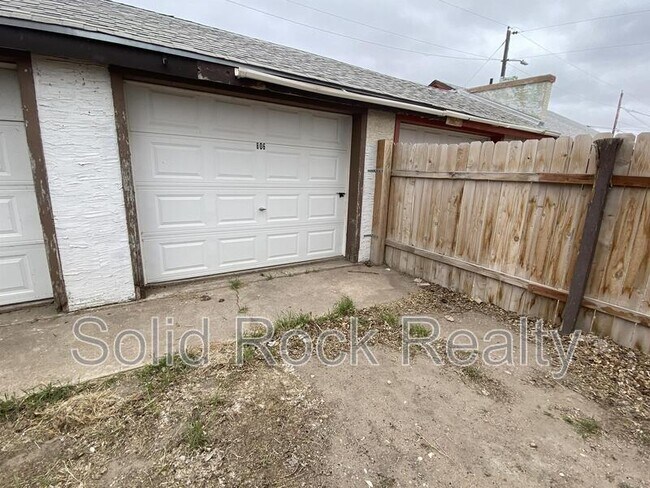 806 E Mesa Ave in Pueblo, CO - Building Photo - Building Photo