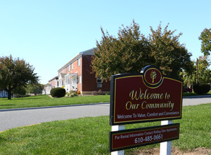 Concord Court Apartments in Aston, PA - Foto de edificio - Building Photo