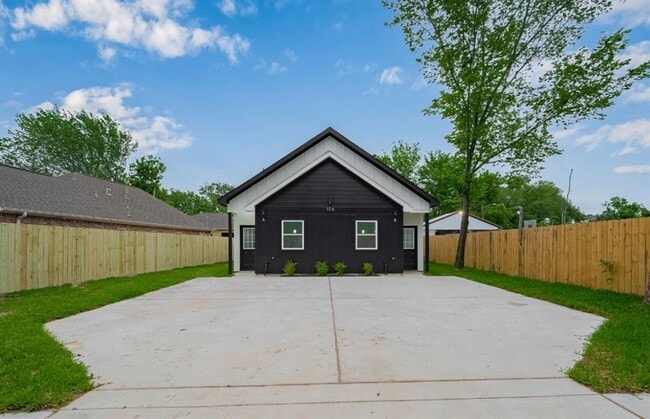 106 Armstrong St in Houston, TX - Building Photo - Building Photo