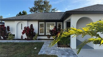 1324 SE 22nd Terrace in Cape Coral, FL - Building Photo