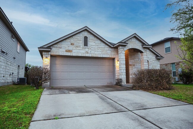 11516 Running Brush Ln in Austin, TX - Foto de edificio - Building Photo