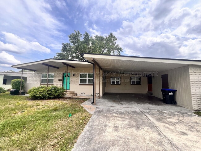 property at 722 Baltimore Dr