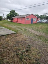1513 Lazy Ln in Corpus Christi, TX - Building Photo - Building Photo