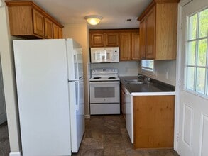 937 Parkertown Rd in Hubert, NC - Building Photo - Building Photo