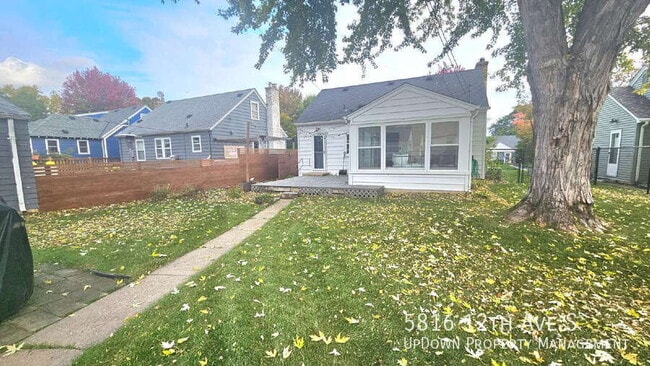 5816 12th Ave S in Minneapolis, MN - Foto de edificio - Building Photo
