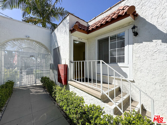 property at 4525 Franklin Ave