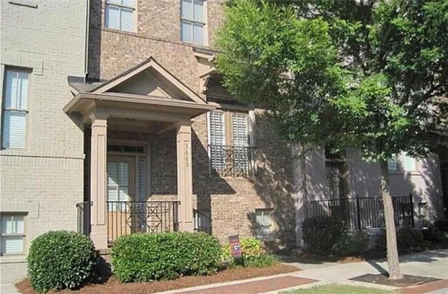 property at 3669 Chicago St NW