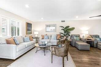 1100 8th Ave S in Naples, FL - Building Photo - Building Photo