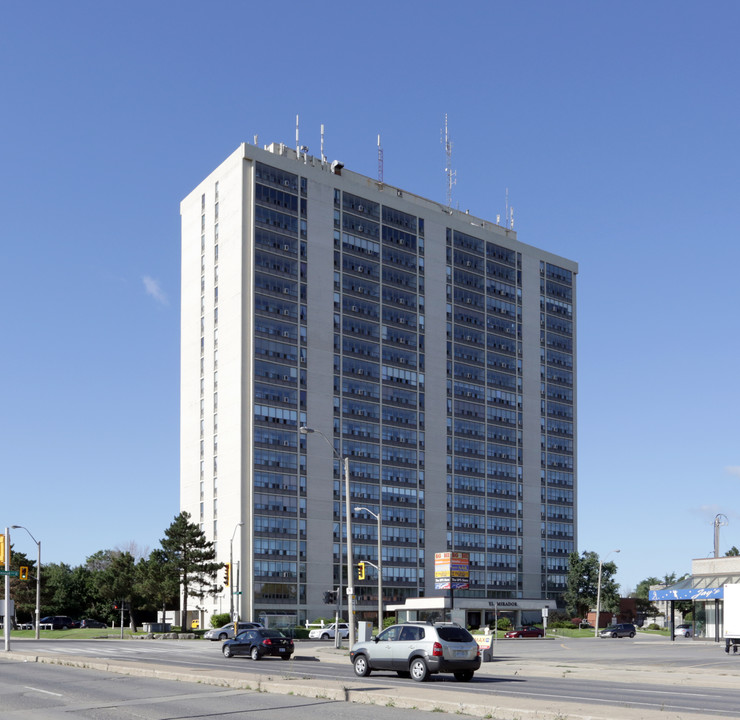 El Mirador in Hamilton, ON - Building Photo