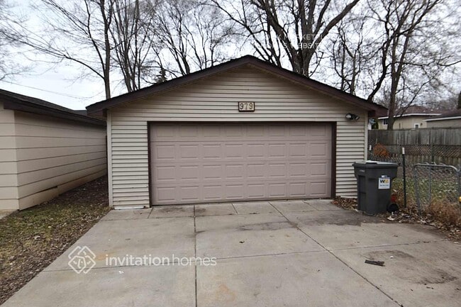 979-44 1/2 44 1/2 Ave NE in Columbia Heights, MN - Foto de edificio - Building Photo