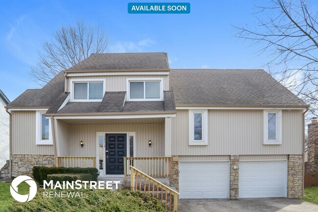 property at 14513 Laquinta Dr