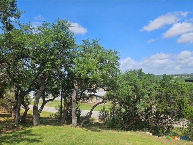 property at 905 Roadrunner Spur