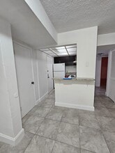 Terrace View Apartments in Miami, FL - Foto de edificio - Building Photo