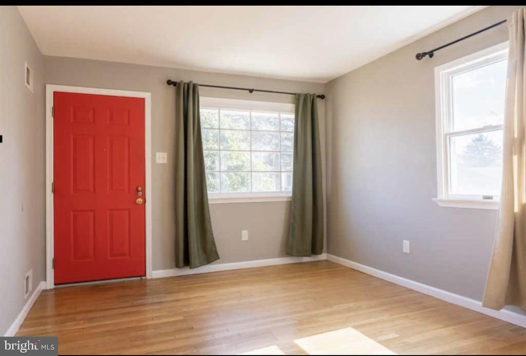 1816 Pimmit Dr in Falls Church, VA - Building Photo