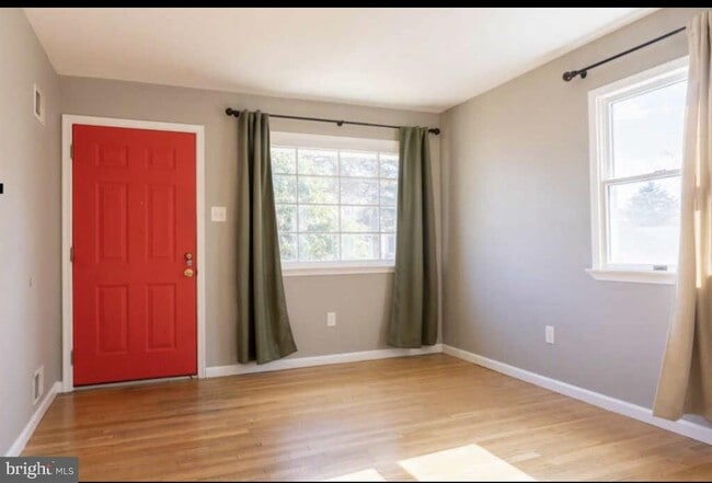 property at 1816 Pimmit Dr
