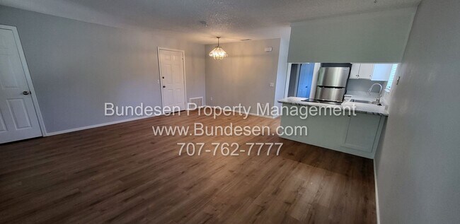 300 Stony Point Rd in Santa Rosa, CA - Building Photo - Building Photo