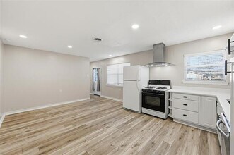 2015 Salem St in Irving, TX - Building Photo - Building Photo