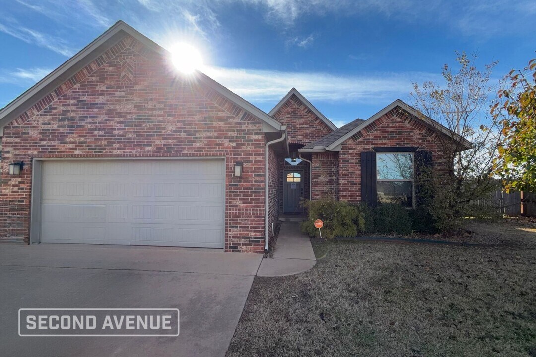 1032 NW 191st St in Edmond, OK - Building Photo