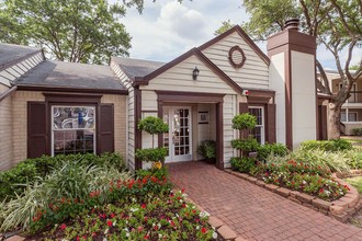 Pecan Square Village in Houston, TX - Foto de edificio - Building Photo