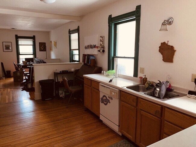 817 E Johnson St, Unit 1-2 in Madison, WI - Building Photo - Building Photo