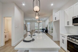 1211 Dewalt St in Houston, TX - Building Photo - Building Photo